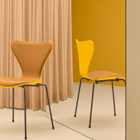 Series 7™ Chair Upholstered / Brown Bronze